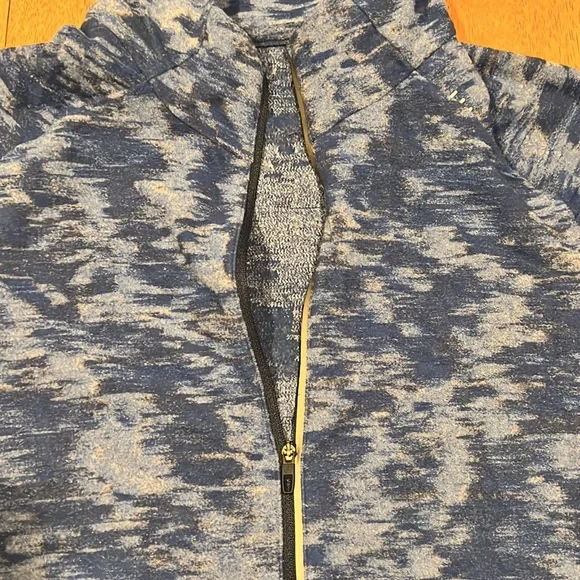 Lululemon men’s zip up - Picture 2 of 5